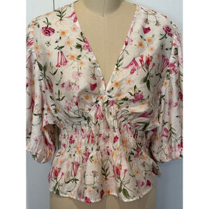 Women's H&M Off-White Pink Floral deep V-Neck Smocked waist Blouse puff sleeves